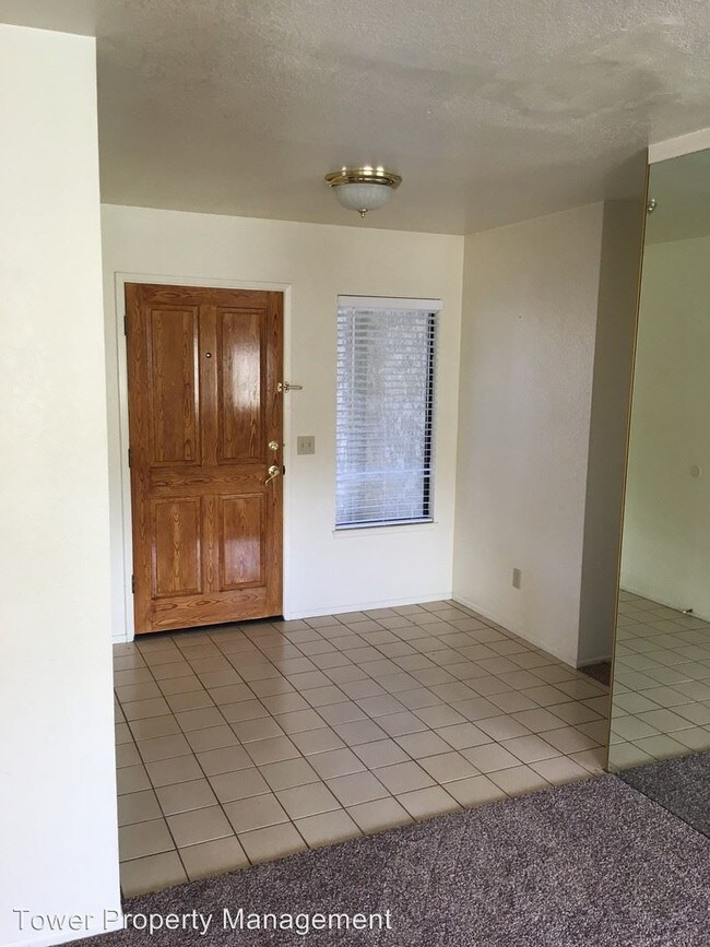 Building Photo - 3 br, 2 bath House - 1340 North G Street