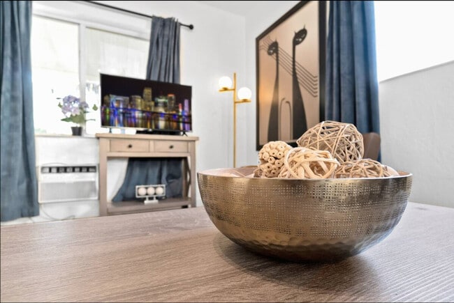 Foto del edificio - 1023 NW 23rd Ave