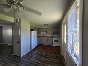 Building Photo - 2618 Magnolia Dr