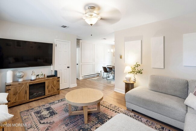 Foto del edificio - 329 Briggs Ave