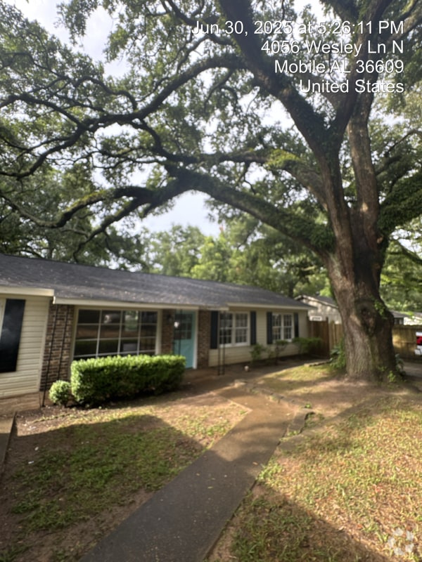 Building Photo - 4056 S Wesley Ln