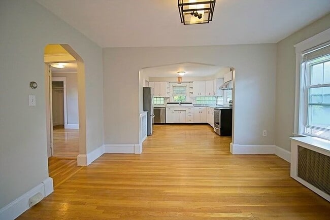 Building Photo - 33 Estabrook Rd