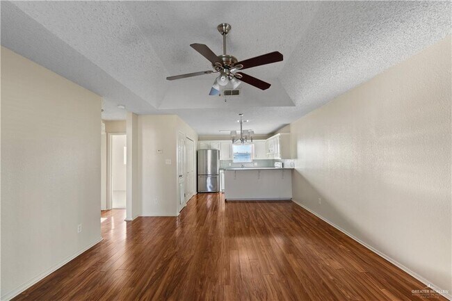 Foto del edificio - 2501 Hibiscus Ave
