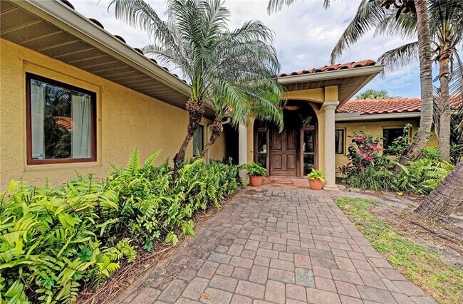 Building Photo - 1572 Harbor Dr