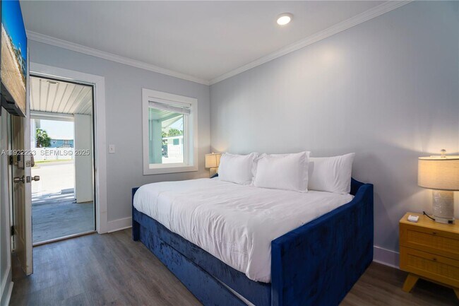 Foto del edificio - 17784 Front Beach Rd