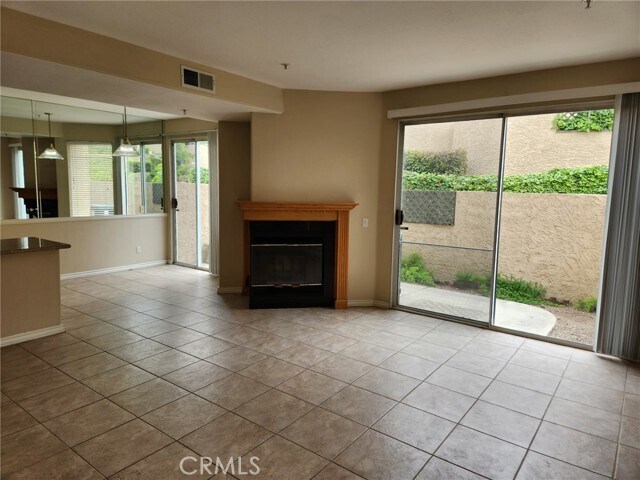 Building Photo - 13133 Le Parc Blvd