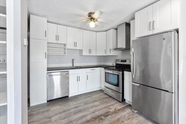 Foto del edificio - 13151 Walden Rd
