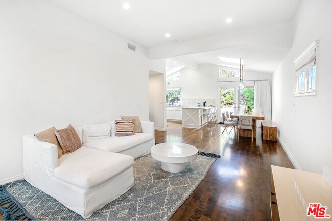 Foto del edificio - 2812 Elm Ave