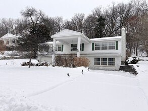Building Photo - 1001 17th St NE