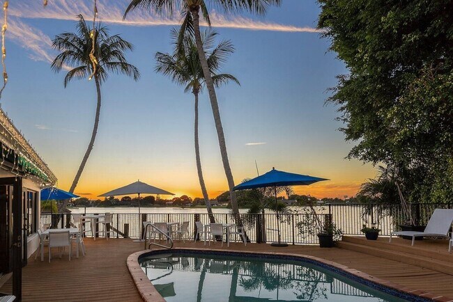 Foto del edificio - 25 NW 24th Ct