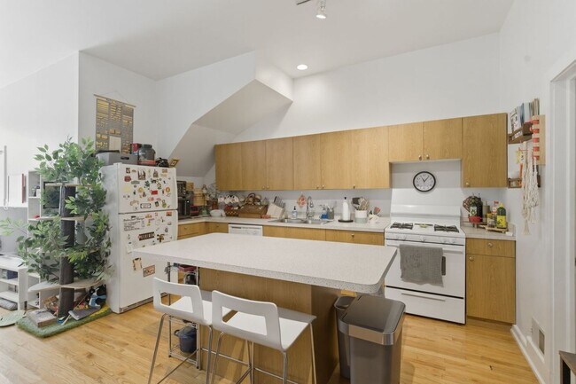 Foto del edificio - 1746 W Crystal St