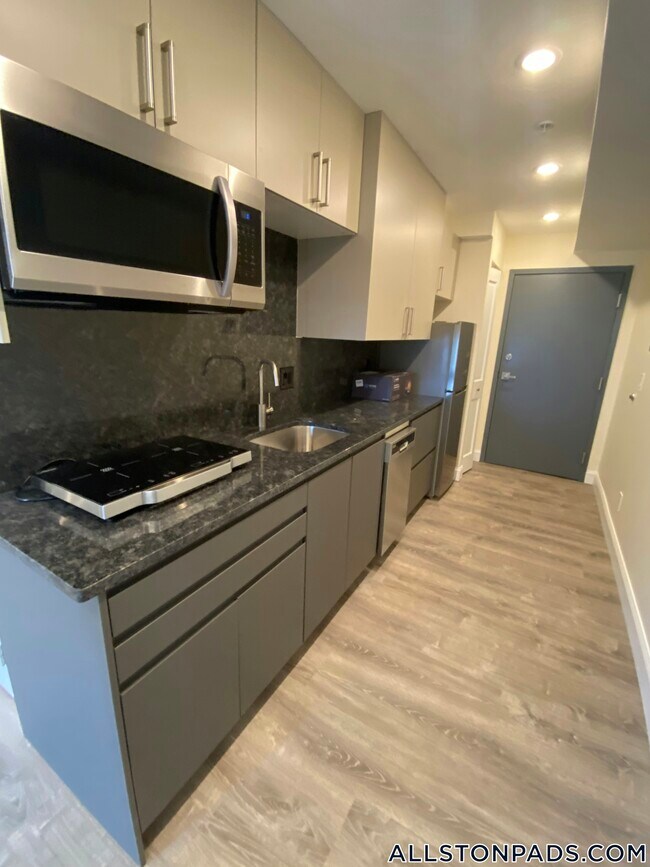 Foto del edificio - 1028 Commonwealth Ave