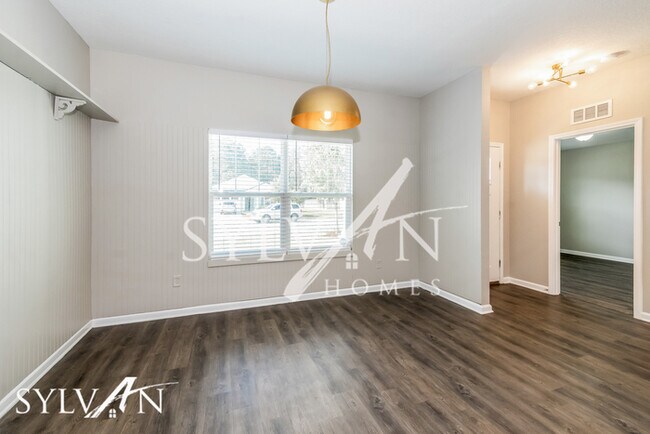 Building Photo - Charming 4BR 2BA Home