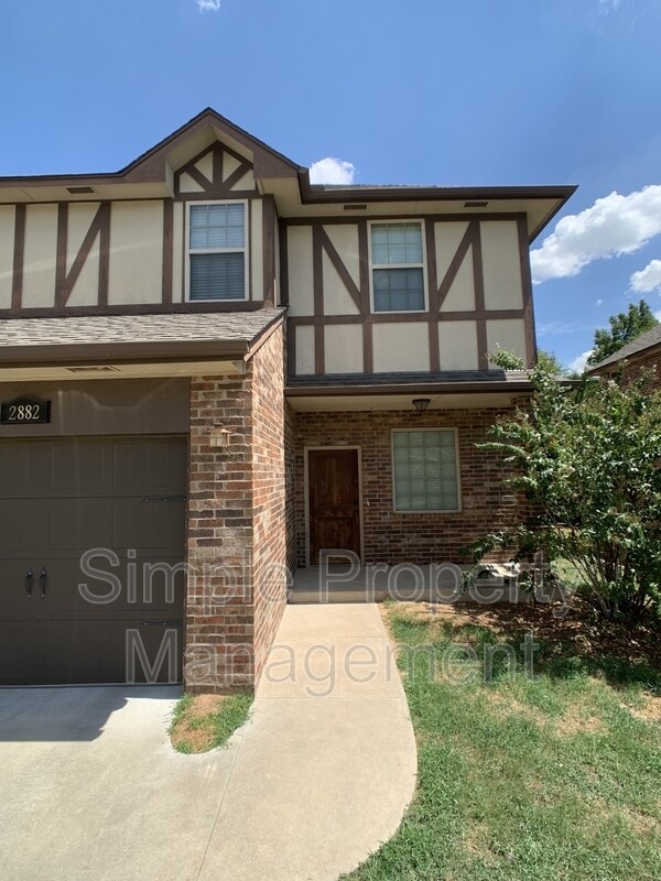 Building Photo - 2884 Muzzy St