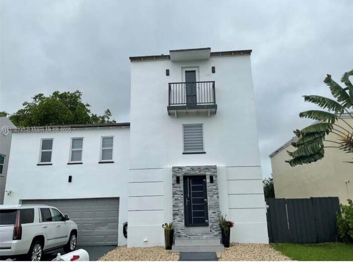 Primary Photo - 12100 SW 271st St