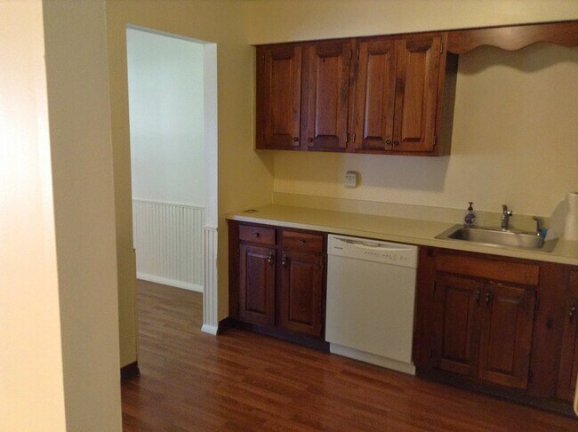 cocina izquierda - 38 Whispering Pines Rd