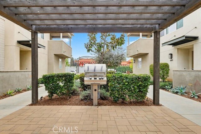 Foto del edificio - 2825 Lily Ln