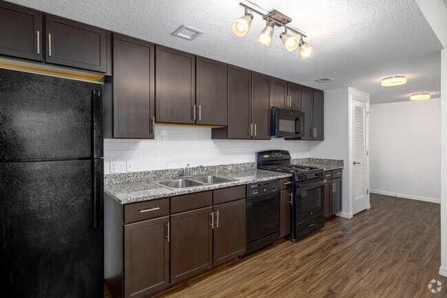 3BR, 2BA - 1,092SF - Kitchen - Twin Lakes Estates II