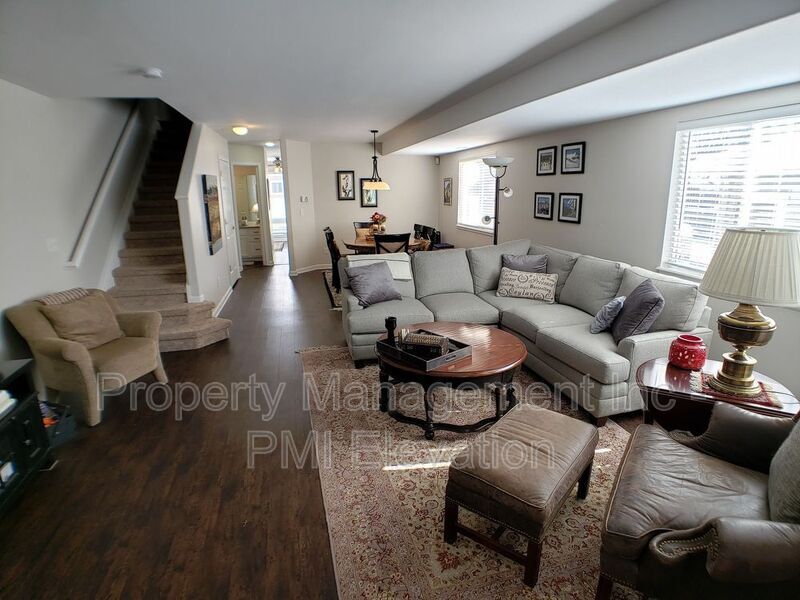 Primary Photo - 2442 S Williams St
