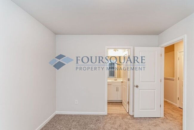 Foto del edificio - Modern 3-BR / 3.5/4-BA Townhome – New Construction in Apex (Carolina Springs)