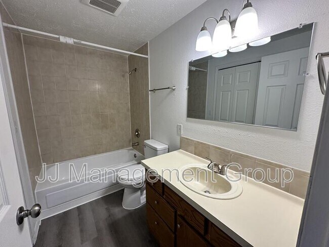 Foto del edificio - 1219 2nd St