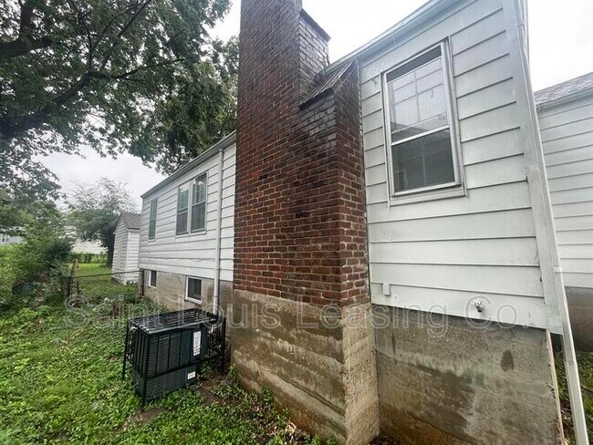 Foto del edificio - 6828 N Hanley Rd