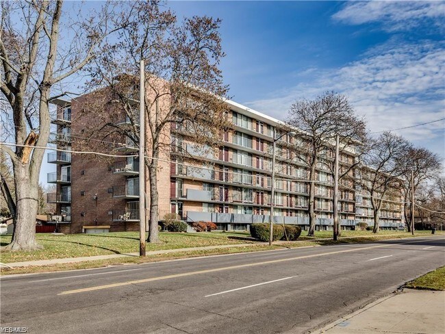 Foto del edificio - 2331 E Market St