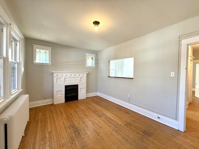 Photo du bâtiment - 1 Bed - 96 East Ave S