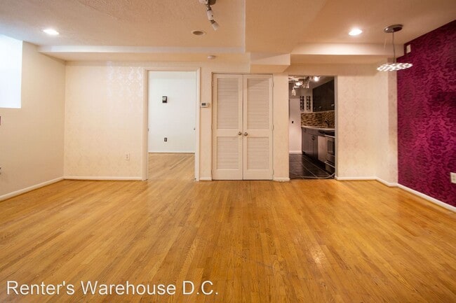 Building Photo - 2633 Adams Mill Rd NW