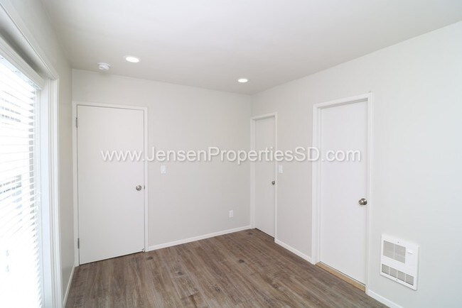 Building Photo - 3617 Ocean Front Walk