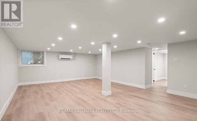 Building Photo - 124 Colborne St