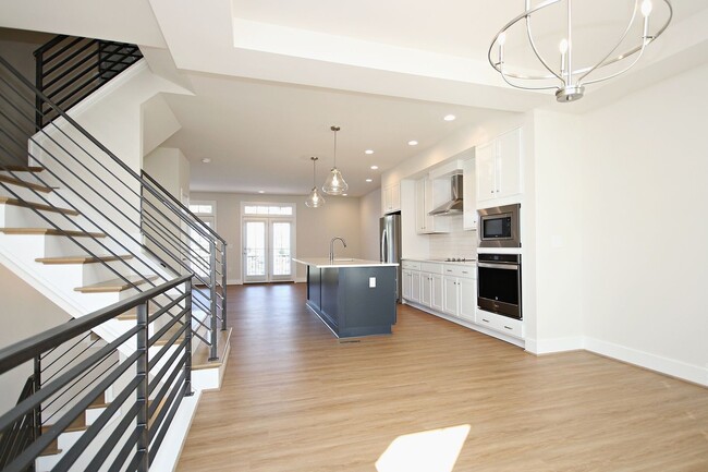 Building Photo - Spacious Avinity Townhome