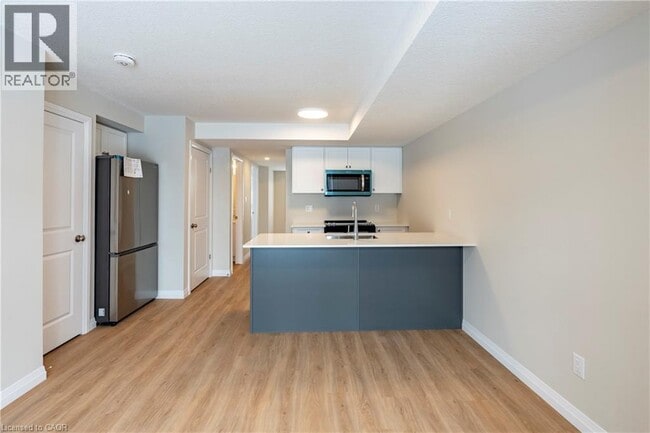 Building Photo - 410 Northfield Dr W