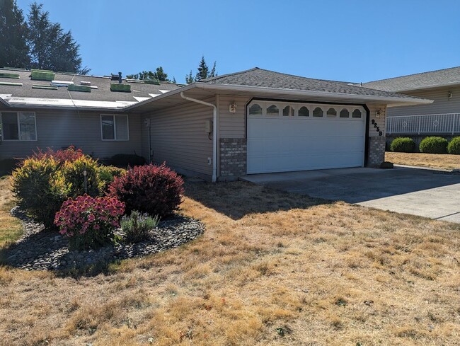 Building Photo - Beautiful Condo in Quiet Neighborhood - Small Pet Allowed