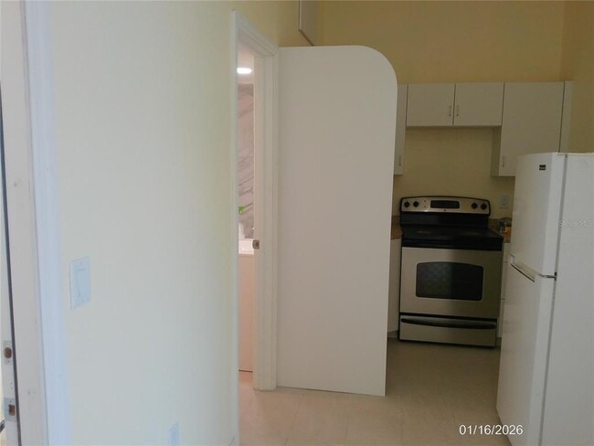 Foto del edificio - 1111 Cypress Gardens Blvd