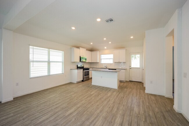 Building Photo - 4411 Meadowland Pl