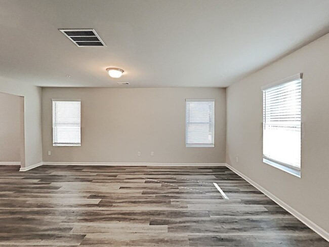 Building Photo - Move-in by 12/31 and get a $1,795 rent dis...
