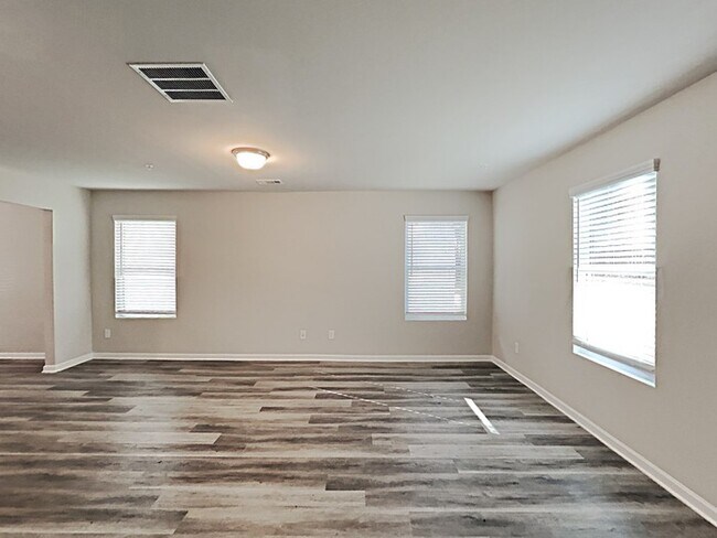 Foto del edificio - Move-in by 12/31 and get a $1,795 rent dis...