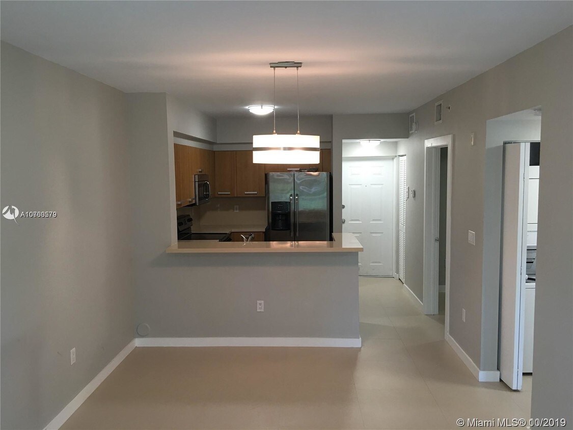 Foto principal - 471 NE 25th St
