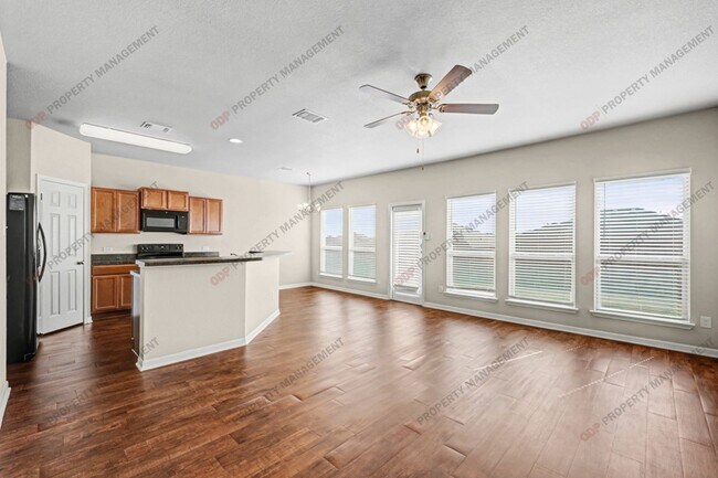 Foto del edificio - 2325 Vicksburg Ln