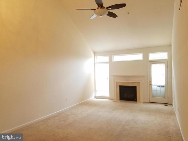 Building Photo - 7201 Torpoint Ct