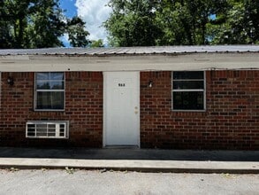 Building Photo - 968 Cedar Springs Rd SE