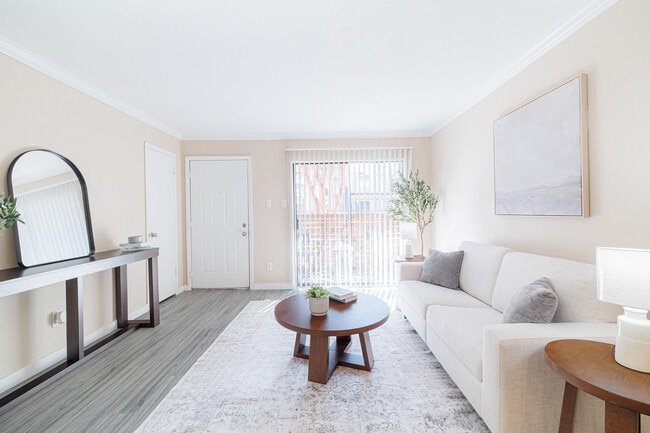 Foto del edificio - Welcome Home to Comfort and Convenience 2/2