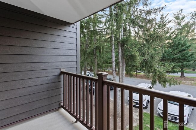 Building Photo - 3231 Sayre Dr
