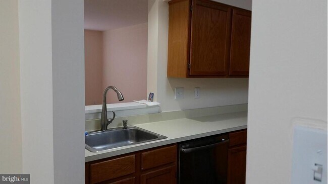 Building Photo - 19 Highstream Ct