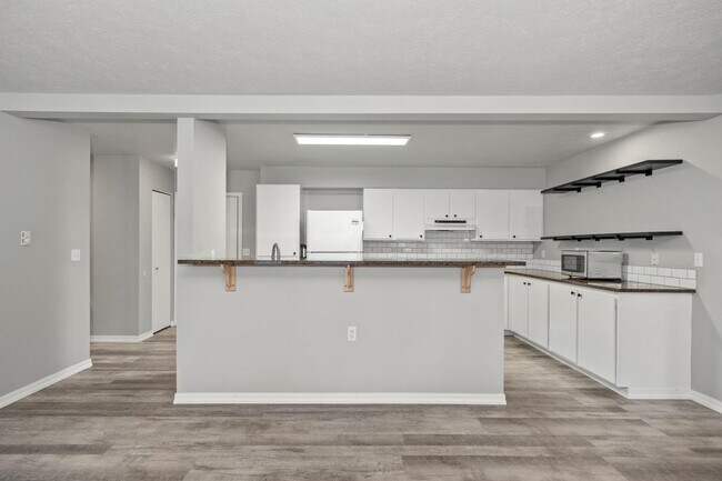 Building Photo - 22855 E Country Vista Dr