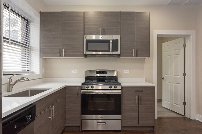 Foto del edificio - 2228 N Sawyer Ave
