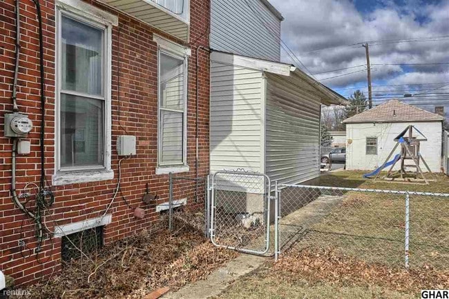 Building Photo - 12 Hummel Ave