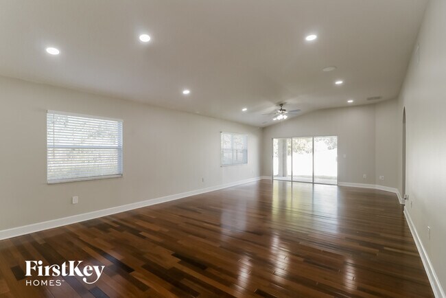 Foto del edificio - 25821 Syme Ct
