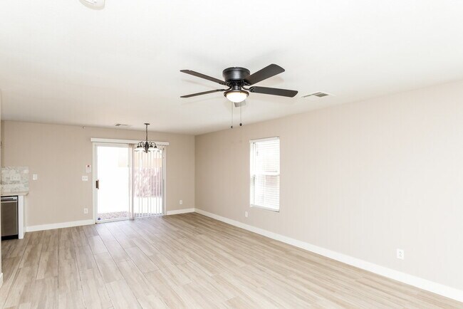 Building Photo - 6196 Fisher Creek Ct